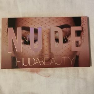Huda Beauty Nude Palette